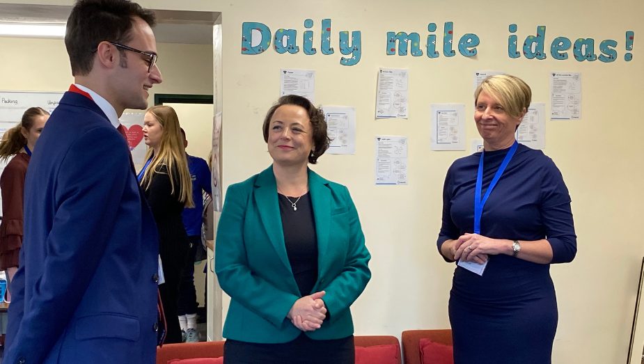 Ministerial Visit to Manor Fields Primary School Highlights Impact of Level 5 Specialist TA Apprenticeship